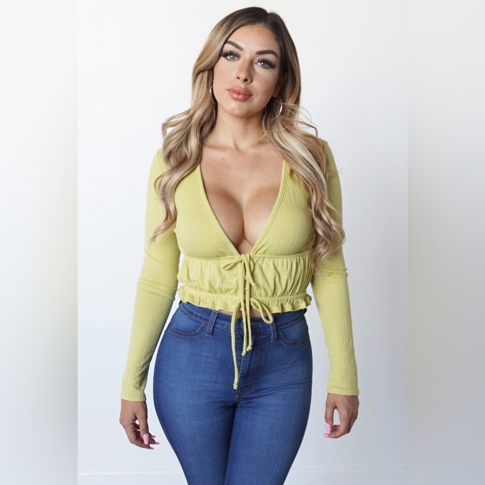 NEW Long Sleeve Crop Top🔥